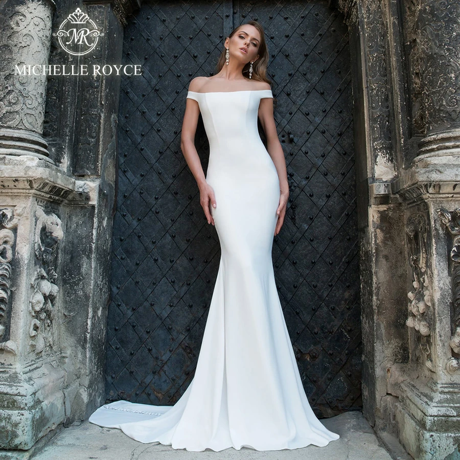 boat neck backless dress