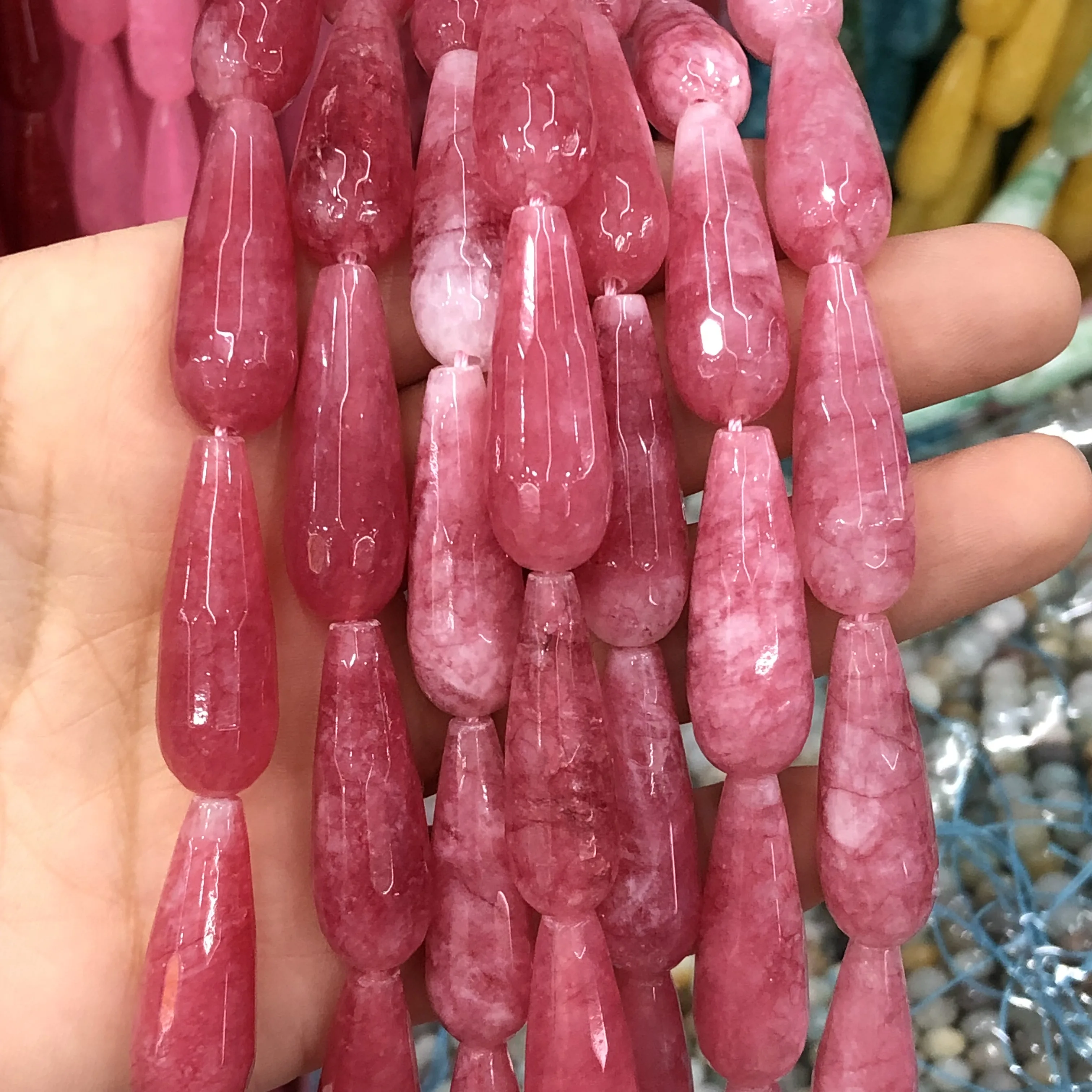 thumbnail image 1 of Cuentas espaciadoras sueltas de gota de agua de piedra de jade calcedonia roja oscura facetadas naturales de 10 x 30 mm para hacer joyas, accesorios para pulseras de bricolaje, 1 of 5