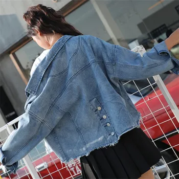 

Fashionable new back button loose denim jacket