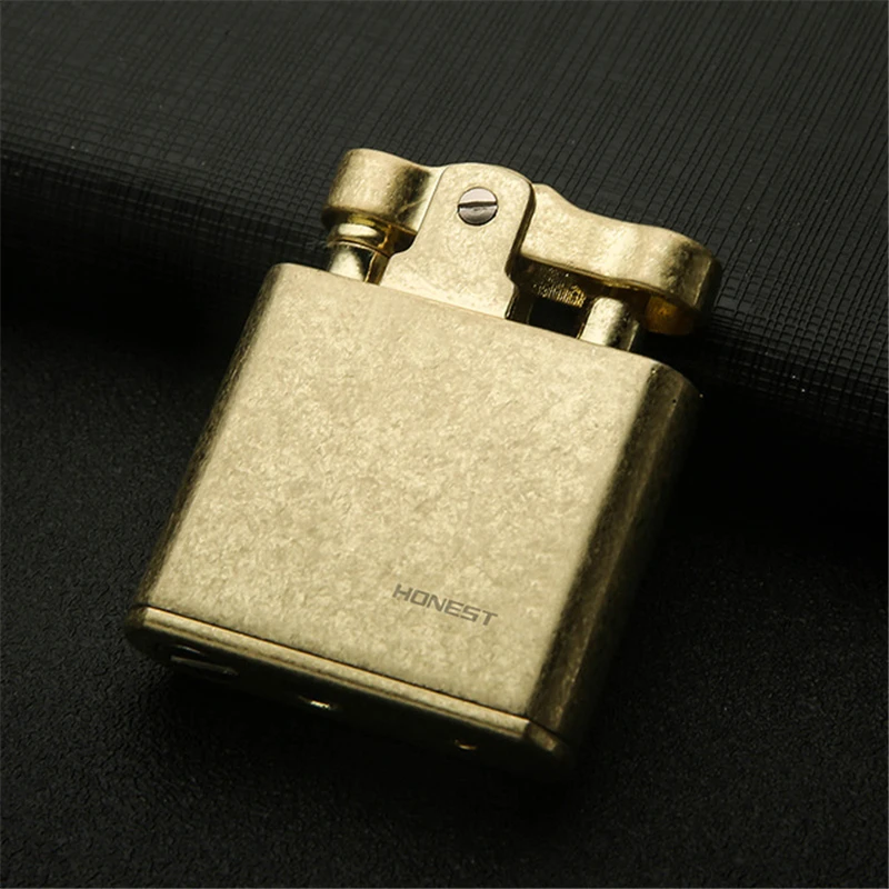 A Honest Copper Cigarette Lighter Gasoline Vintage Kerosene For oil Lighter Grinding Wheels Fire Lighter Retro Windproof Lighter - Цвет: A