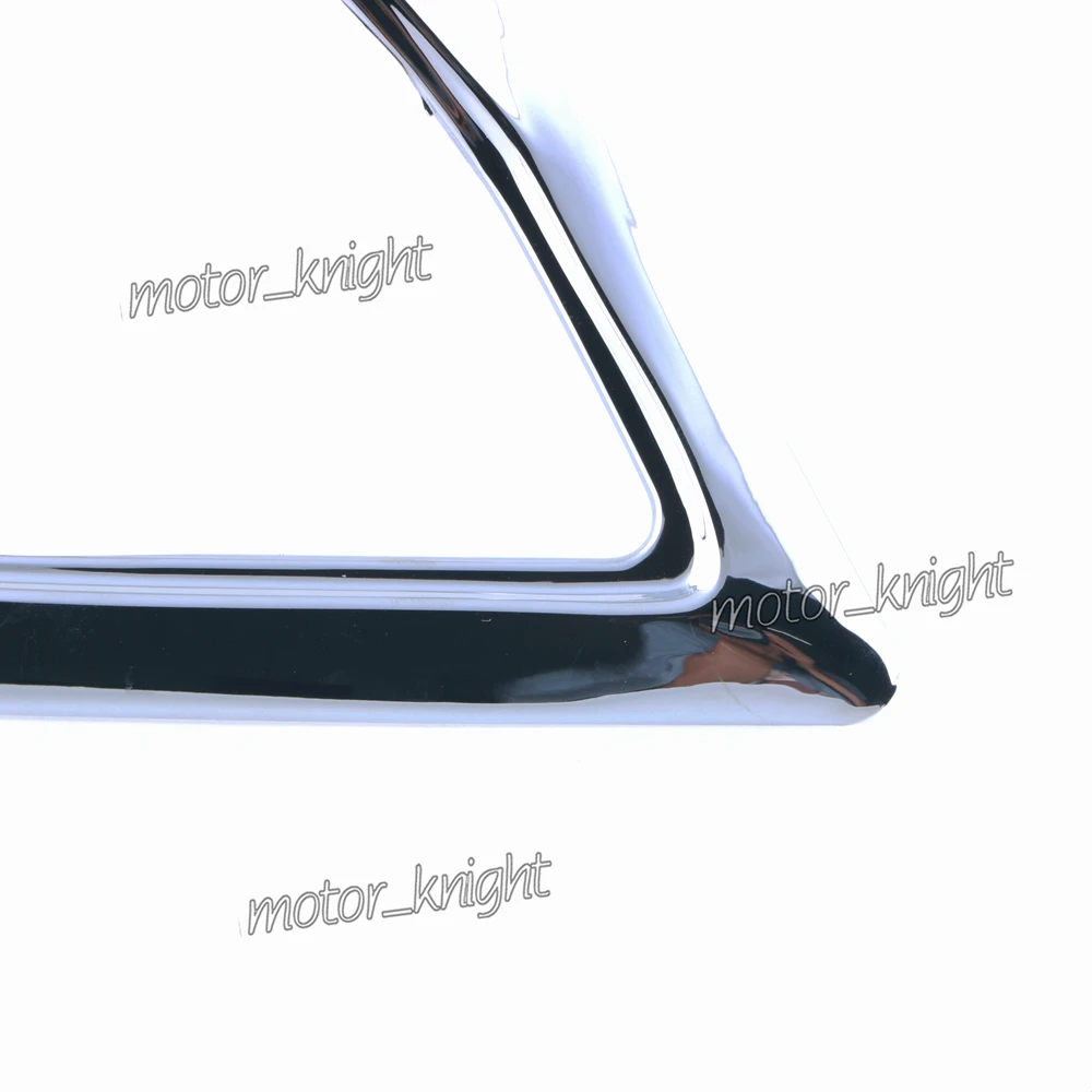 Show Chrome Accessories 52-774 Trunk Light Grille