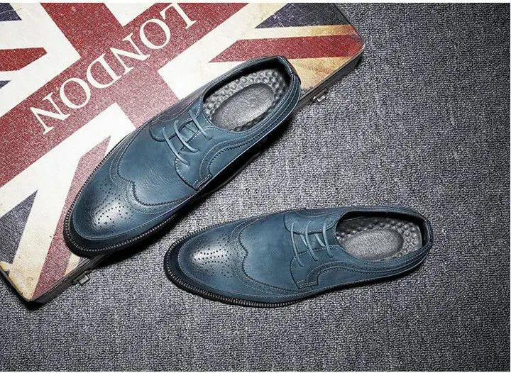 New Fashion Casual Italian Stylist Men Flat Formal Oxfords Wedding shoe Mens Dress Shoes Leather Brogue Shoes big size R3-59 - Цвет: Синий