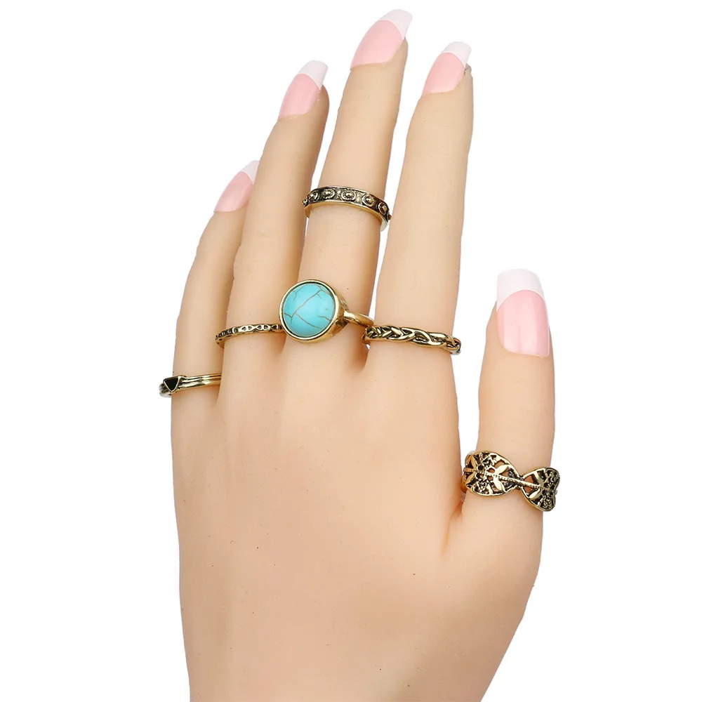 2664663136_2077696031