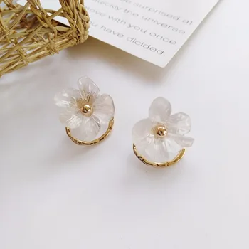 

Korean Elegant Transparent Acrylic Flower Petal Beads Stud Earrings For Women Summer Holiday Pendientes Jewelry