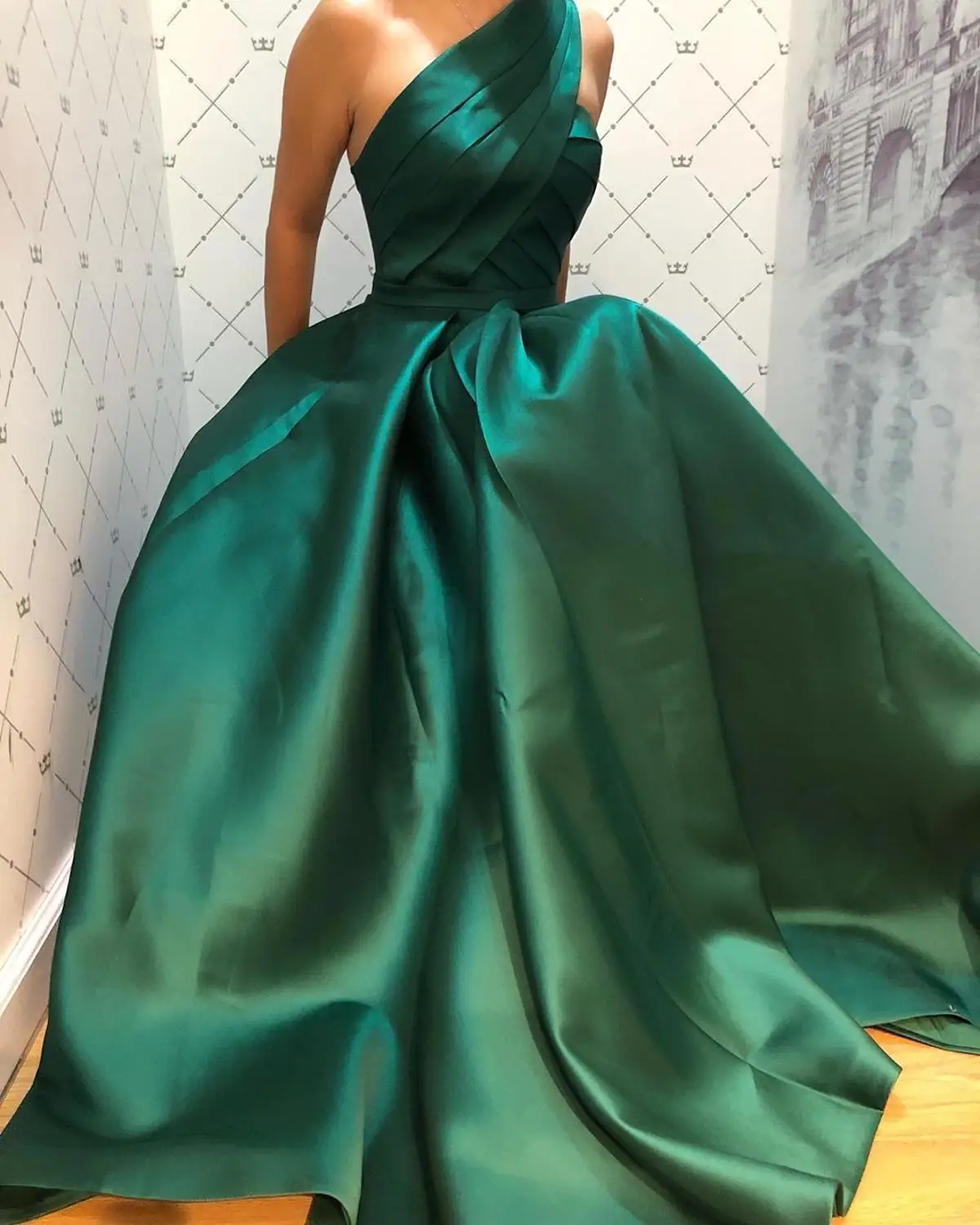 formal gowns HONGFUYU Green A-Line Floor Length Long Formal Evening Dresses vestidos de fiesta Satin One Shoulder Pleated Party Prom Gowns sexy ball gowns Evening Dresses