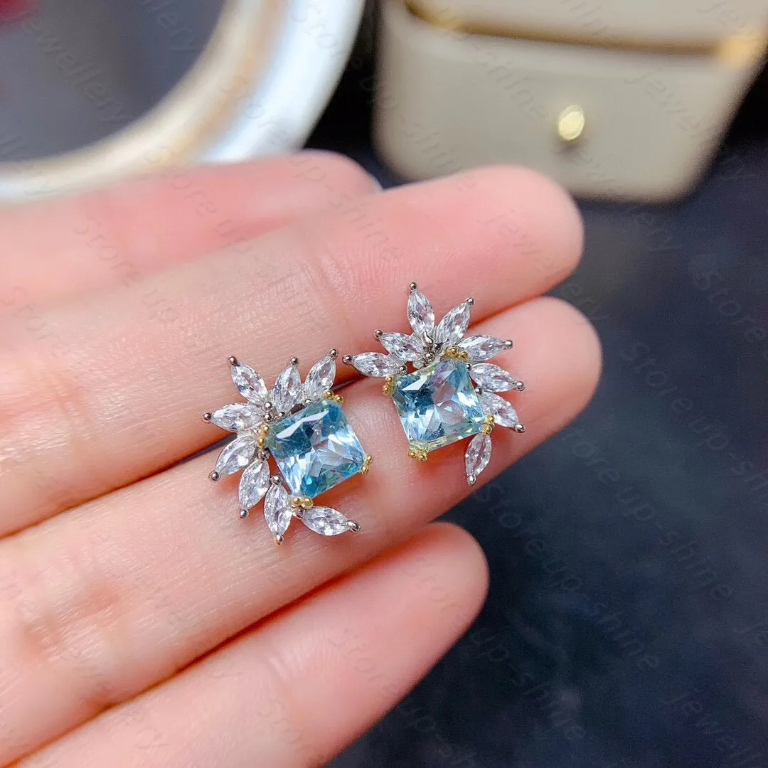 

Женские серьги из серебра 925 пробы с топазом