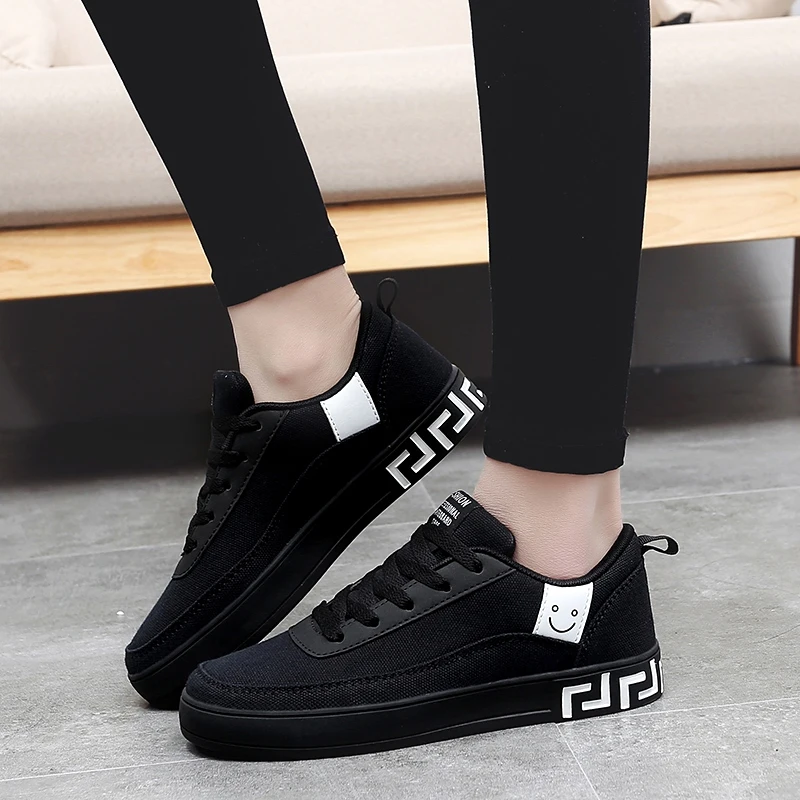 black casual sports shoes