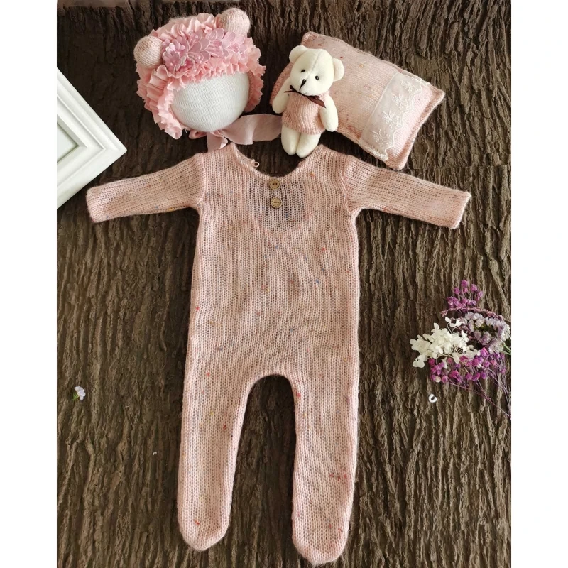 newborn photography with parents 4 Pcs/Set Baby Clothes Newborn Photography Props Baby Romper Jumpsuit Hat Pillow Set With Cute Bear Doll Photo Shooting Outfits Baby Souvenirs hot