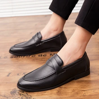 

Casual Loafers Shoes Men Soft Comfortable slip on fashion Men Italian style Moccasins Footwear Mokasin Kasual For Men moccasins