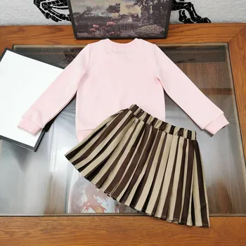 

New girls' suit for autumn / winter 2020 Children's two piece suit skirt High end children's suit