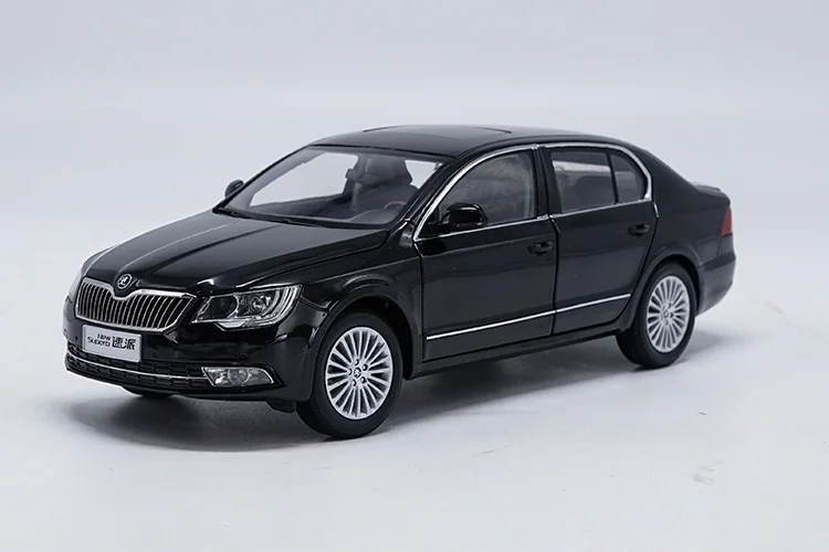 1:18 Skoda Superb сплав модель автомобиля статические металлические модельные автомобили оригинальная коробка для коллекции подарков - Цвет: New Superb Black