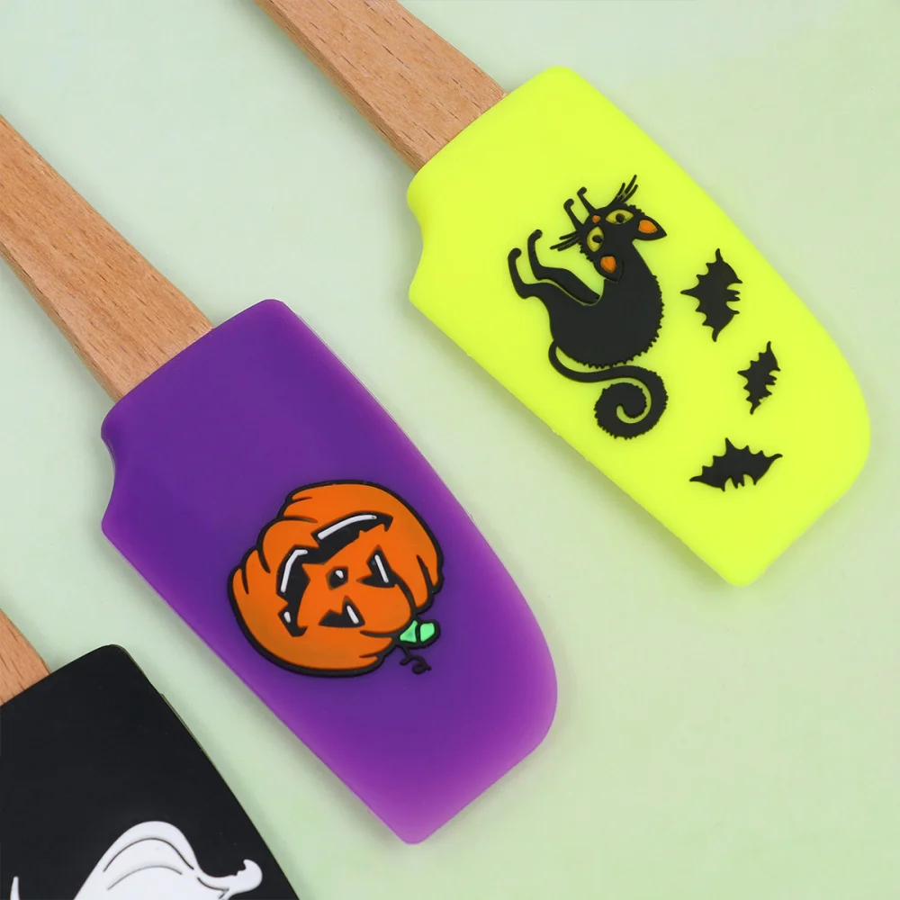 4pcs Halloween Wooden Handle Silicone Scraper Cream Spatula Baking Gadget Baking Supplies Kitchen Utensil for Home Bakery (Ghost