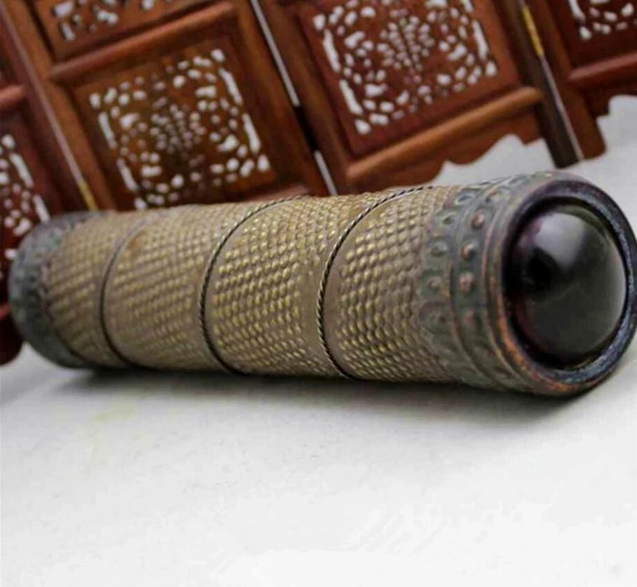 Ym Estatua De Cobre Tallados Squisisitos De Laton Antiguo, Sculture Caleidoscopio, Patrones De Alivio Y Adornos