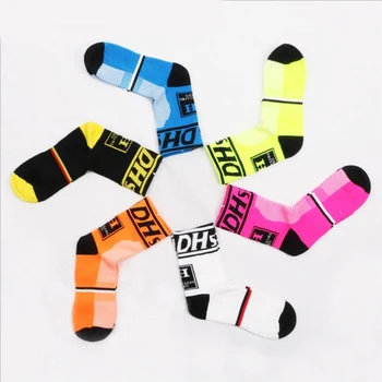 

New Sports Cycling Socks Fashion Sport Breathable Bicycle Running Outdoor Racing Breathable Middle Tube Socks for Men Women