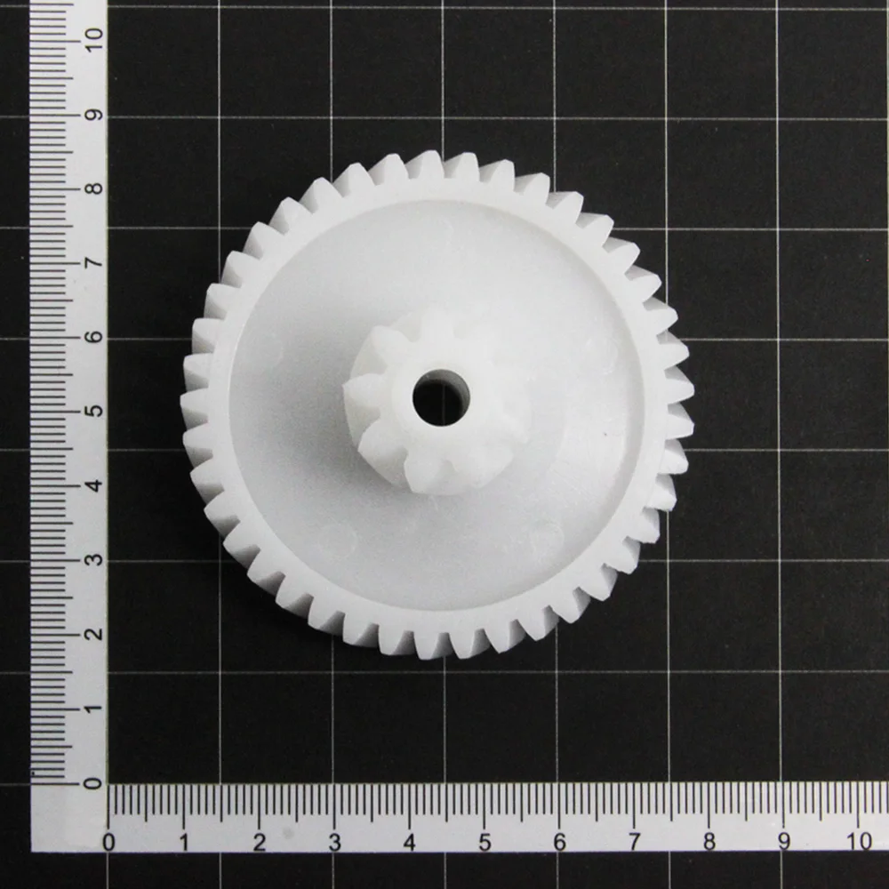 Description Picture 6 of item1PC Plastic Mincer Pinion Spare Parts Meat Grinder Gear for Zelmer 586.5 686.5 986.8 Bosch MFW3520 Vitek VT1673W Polaris - Small