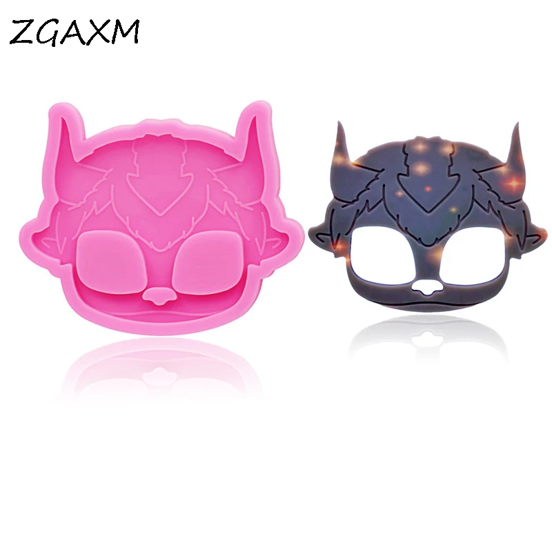 

LM1118 Shiny Little Warrior Head Self-defense Keychain Necklace Pendant Silicone Mold DIY Chocolate Mold Cake Decoration Mould