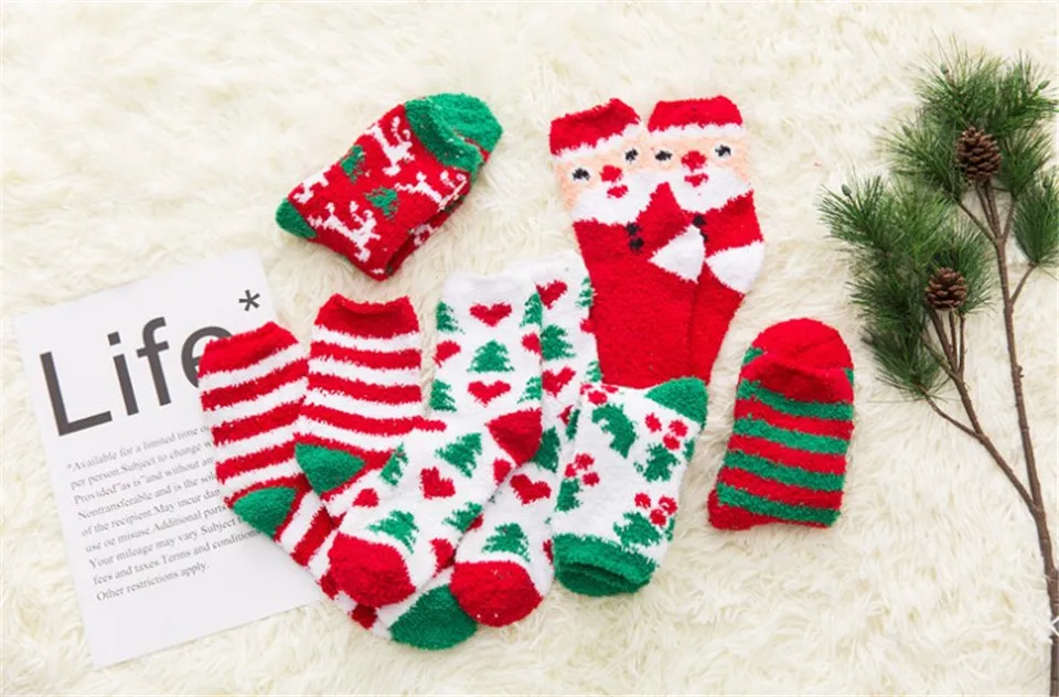 Носки женские с принтом новогодние подарки носочки harajuku теплые короткие набор носков с рисунком милые смешные год модные подарки на год хлопок зимние аниме красные с енотом art креативные socks