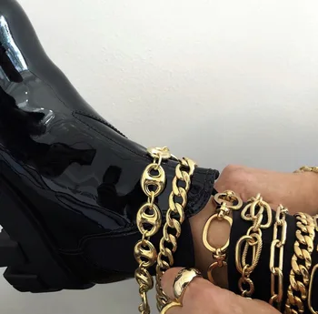 

Women's chain" with personalized metal foot chain