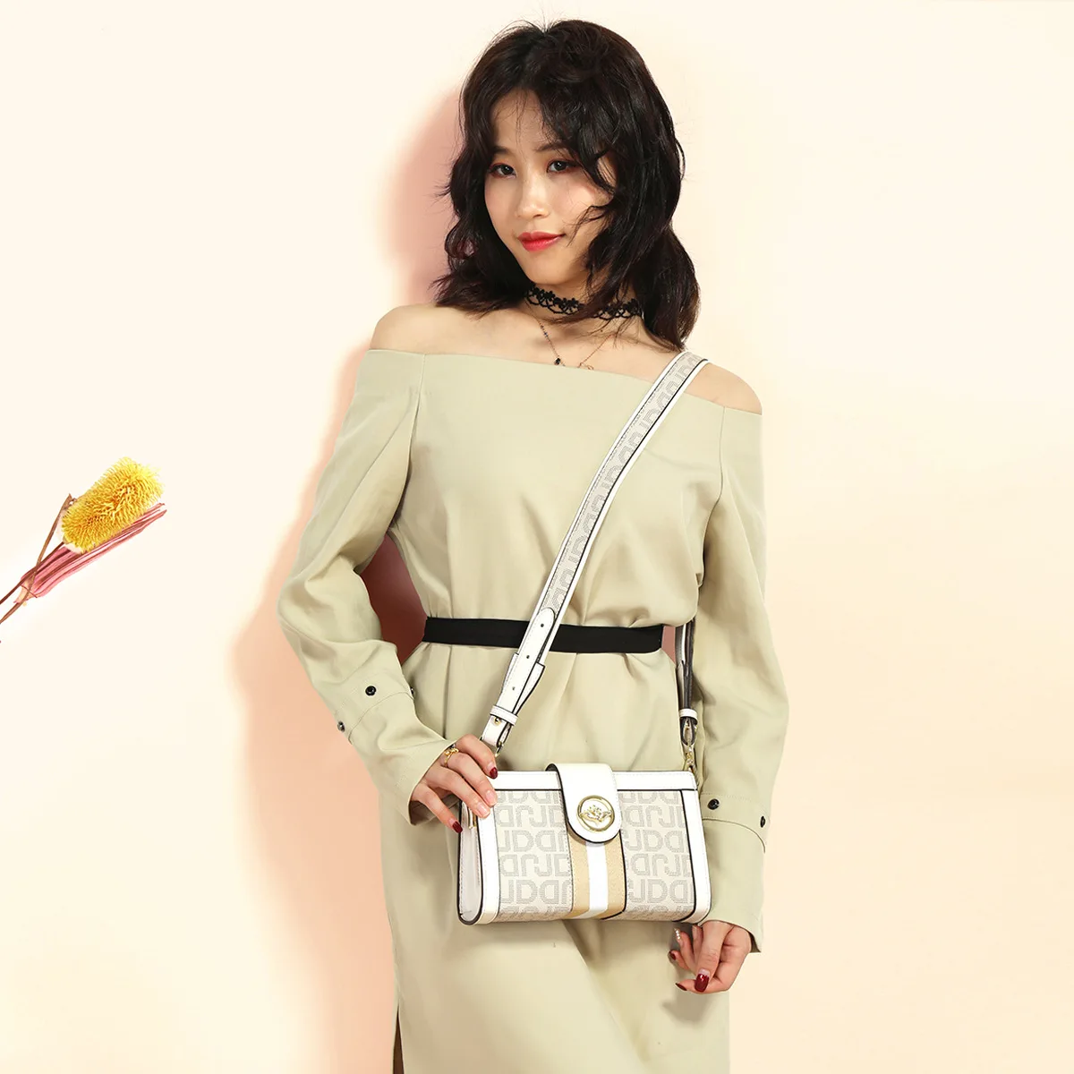 

[New Products Fashion Classic Simple] 2019 New Style Summer Women's Contrast Color Elegant Shoulder Square Sling Bag