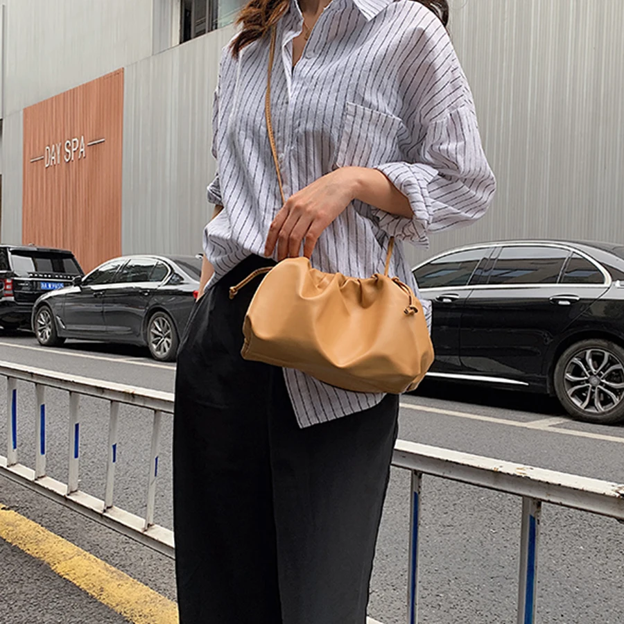 Goedkoop Geplooide Dumplings Tas vrouwen Messenger Bags Mode Trekkoord Schoudertassen voor Vrouwen Designer Merk Pu Lederen Crossbody Tas