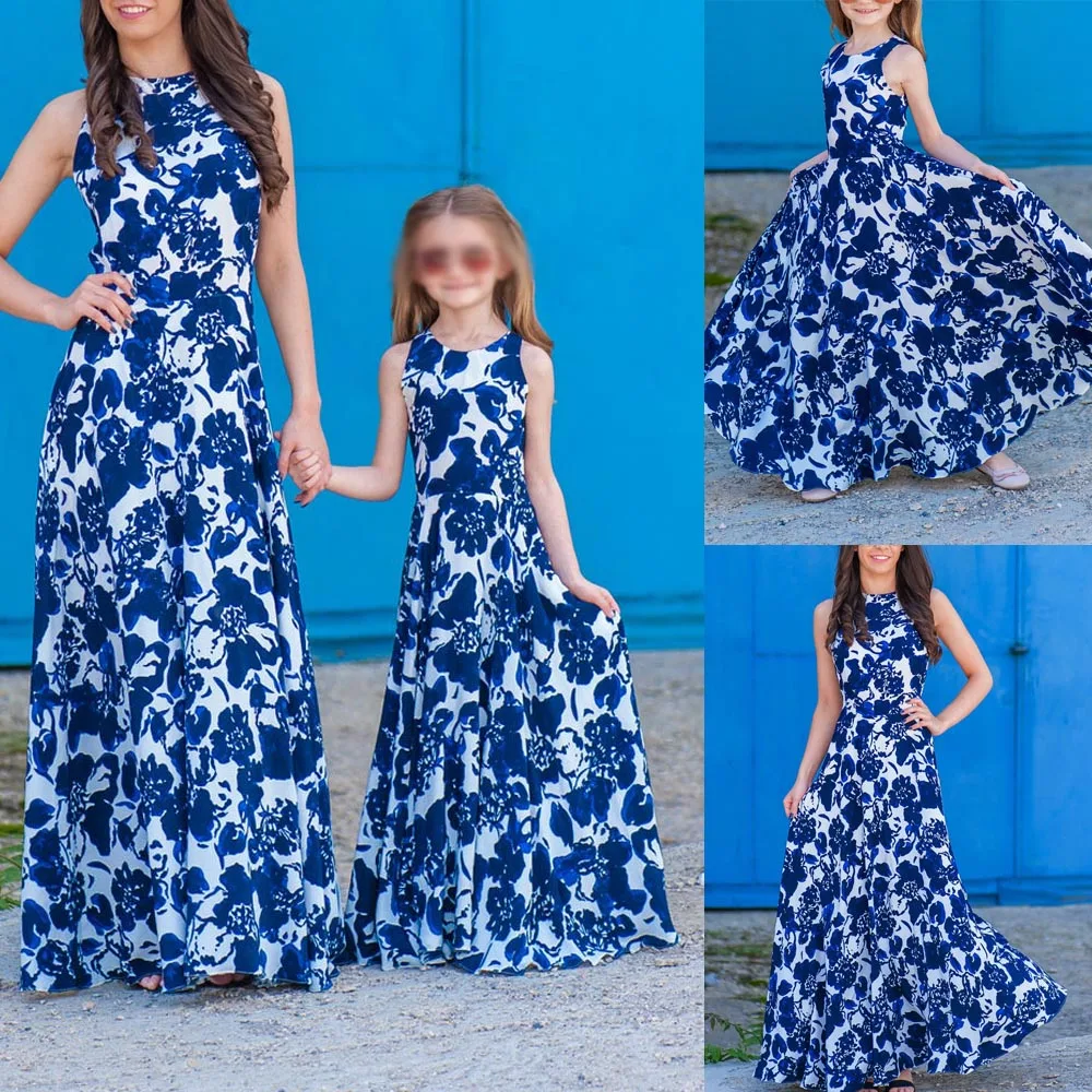 Одинаковые комплекты для семьи; платье для мамы и дочки; синее модное Повседневное платье с цветочным принтом для девочек; праздничное платье без рукавов