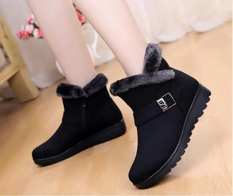 Winter Snow Boots Women 2021 Thick Plush Warm Ankle Boots Women Zipper Soft Comfortable Outdoor Ankle Boots Mother Cotton Shoes