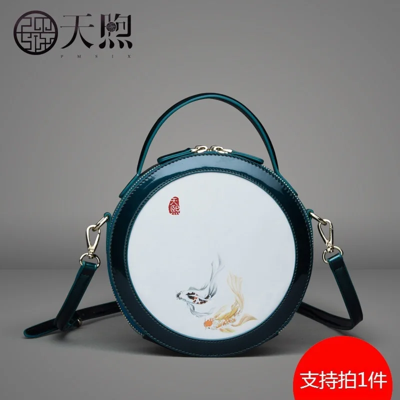 

China Ethnic Group Wind Pig Bag Hand Bag Female Printing Cowhide Single Shoulder Diagonal Xiaoyuan Bag Patent Leather Mini Bag