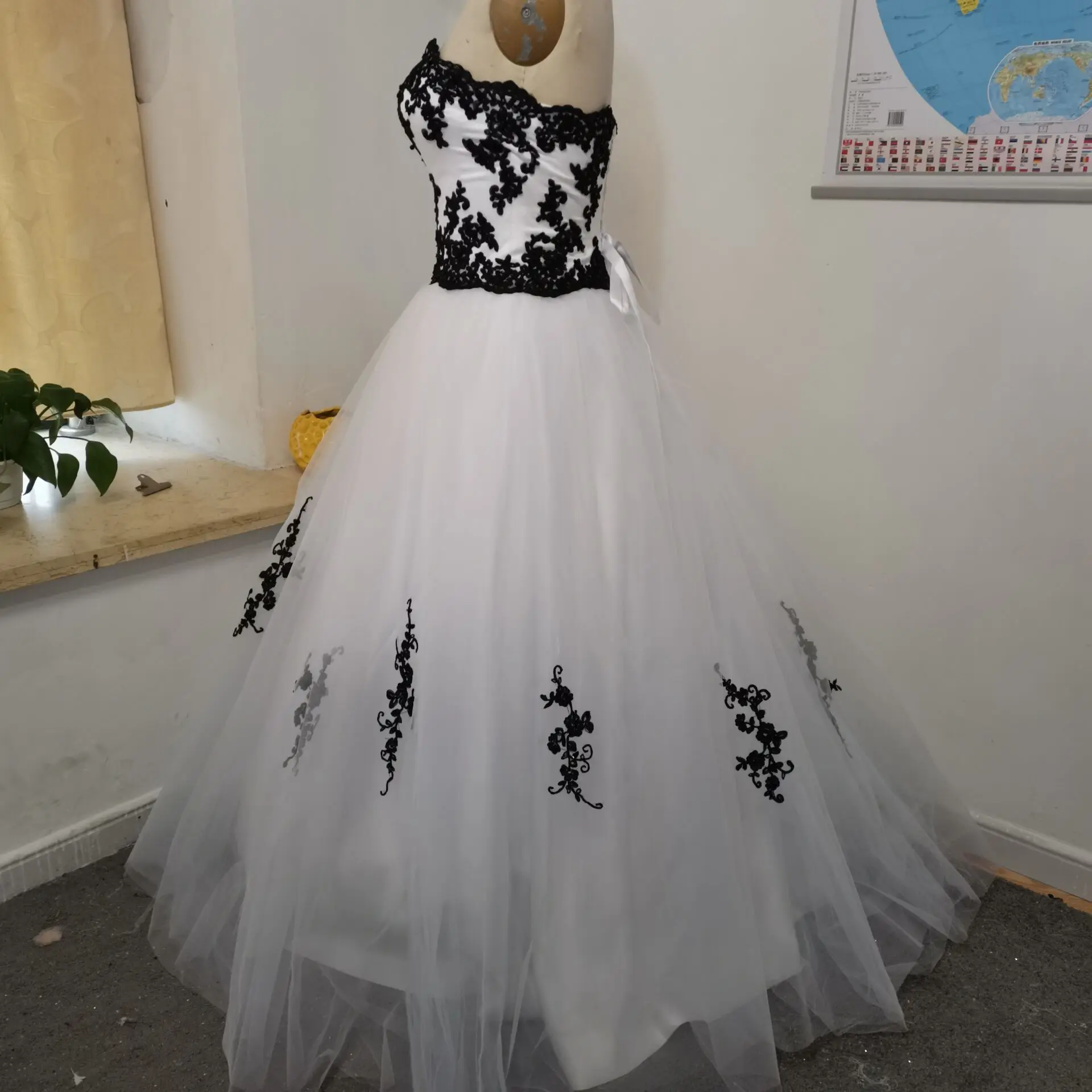 Ball Gown White Sweet 16 Court Dresses Customized Cheap Ball