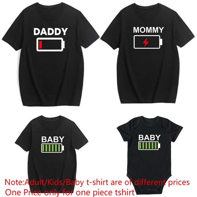 Summer Mother and Daughter Clothes Family Matching Outfits Battery Funny Black T-shirt Father Mom and Kids Clothing 1pc