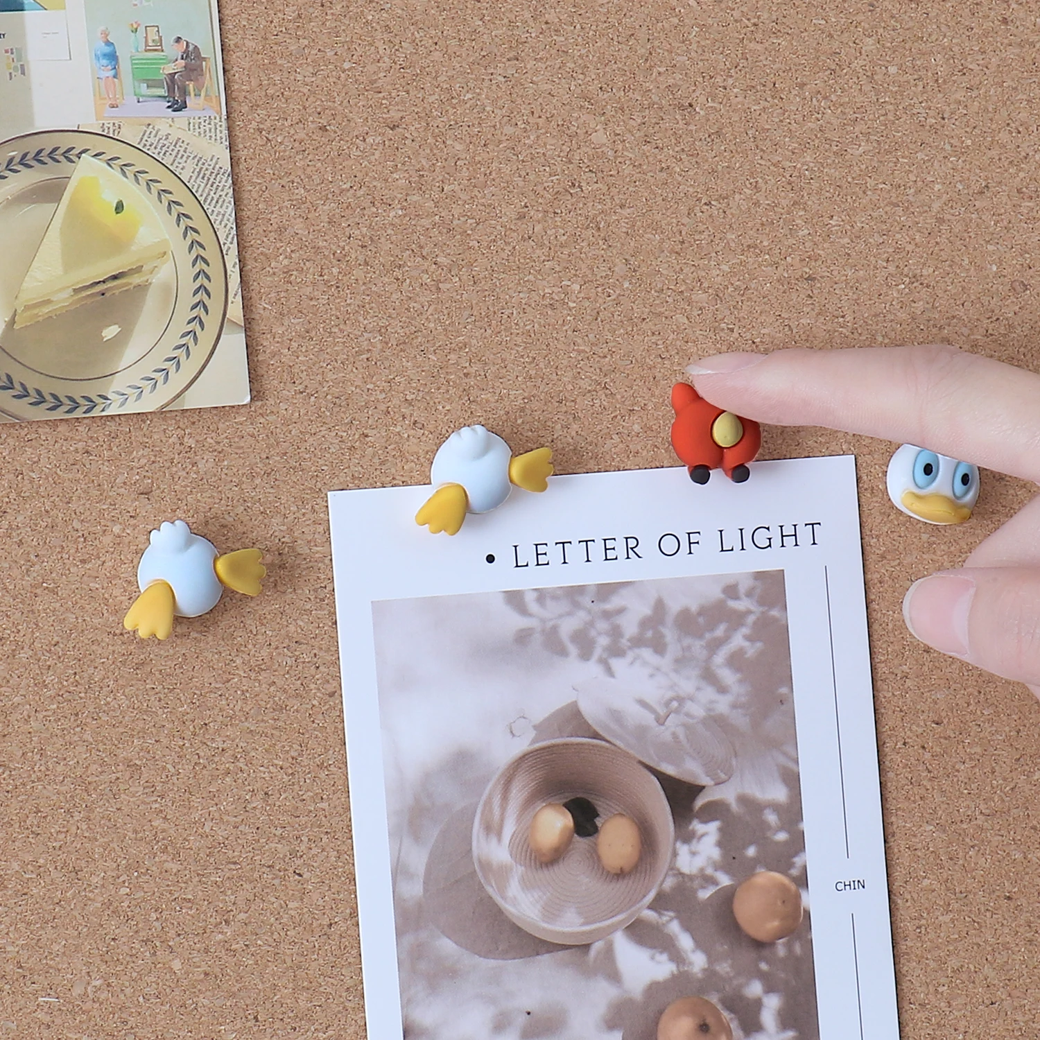 TUTU 2pcs/box Transparent cartoon Push Pins Thumb Thumbtack Board Pins Drawing Photo Wall Studs Office School Supplies H0538