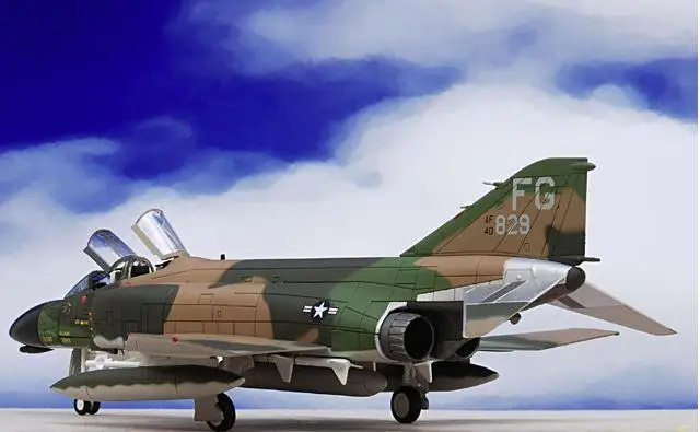 Мастер хобби Макдоннелл Дуглас F-4C Phantom II USAF 8th TFW 433-rd TFS Scat XXVII Робин Олдс Ubon 1/72 литье под давлением модель самолета