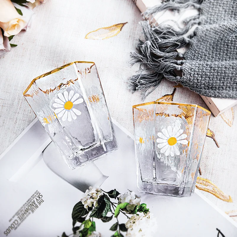 Japanese style hand-painted retro rural six-sided small daisy glass restaurant champagne wine goblet mouth cup | Дом и сад