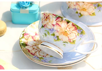 

Luxury Nordic Tea Set Coffee Cup Saucer Set 6 Ceramic Royal Classic Bone China European Red Tea Cups and Saucers Shelves L