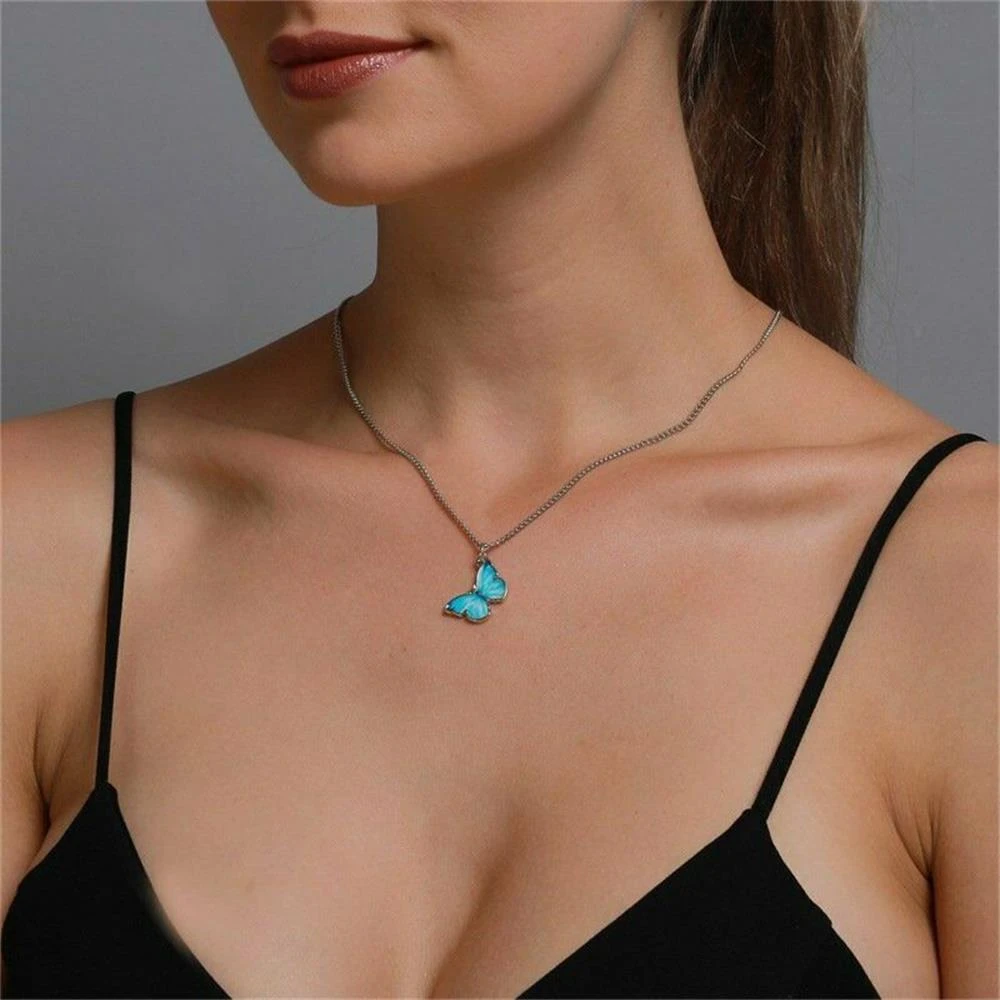 blue pendant chain necklace