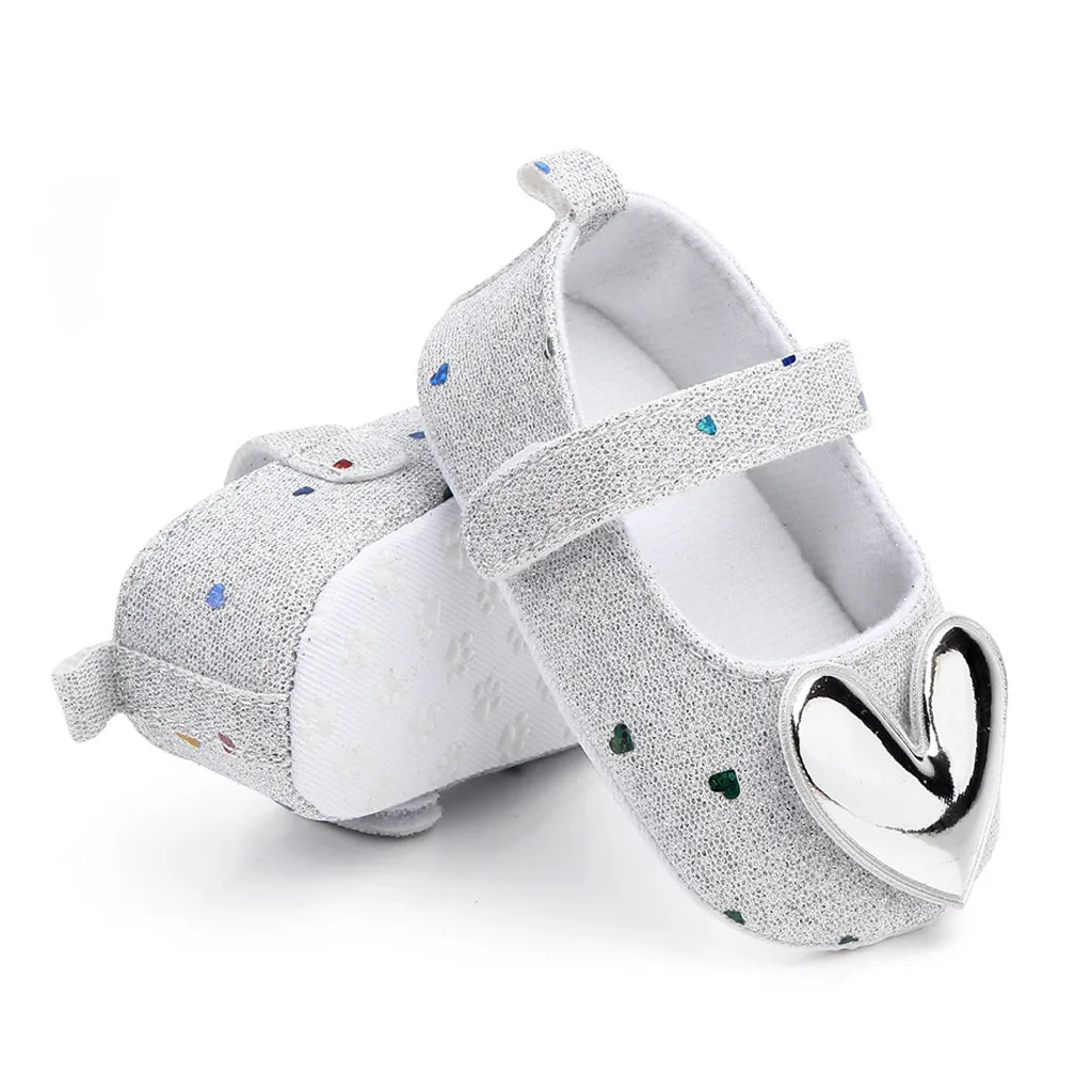 Детская домашняя обувь принцессы с мягкой подошвой в форме сердца для девочек; детская прогулочная обувь; милая детская обувь; светильник