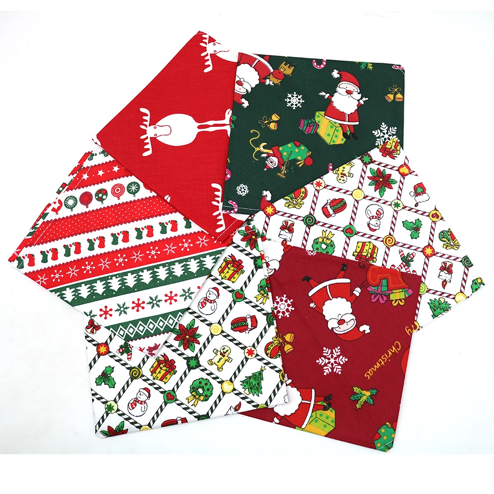 100pcs Christmas Pet Products Dog Bandana Cotton Dog Cat Bandanas/Scarf/Bibs Printing Samll-Large Dog Grooming Accessories