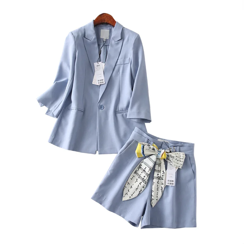 

A Generation-Style One-Button Suit Printed Lace-up Waist Hugging Shorts Two-Piece Set Entity