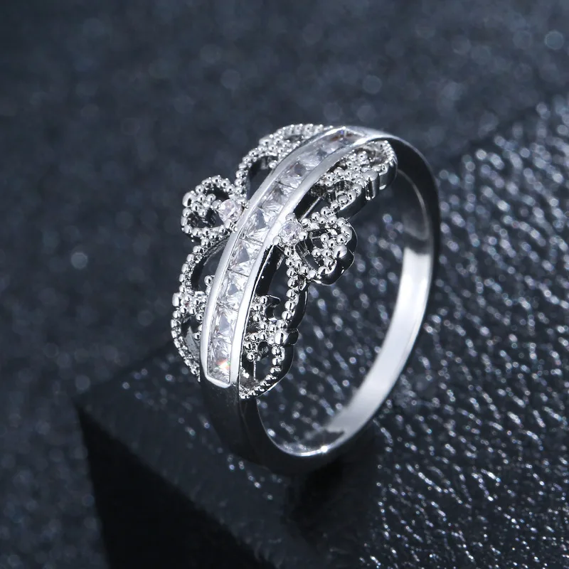 

Fashion Queen Temperament Ring Openwork Diamond Engraved Crown Index Finger Ring Fashion Ring