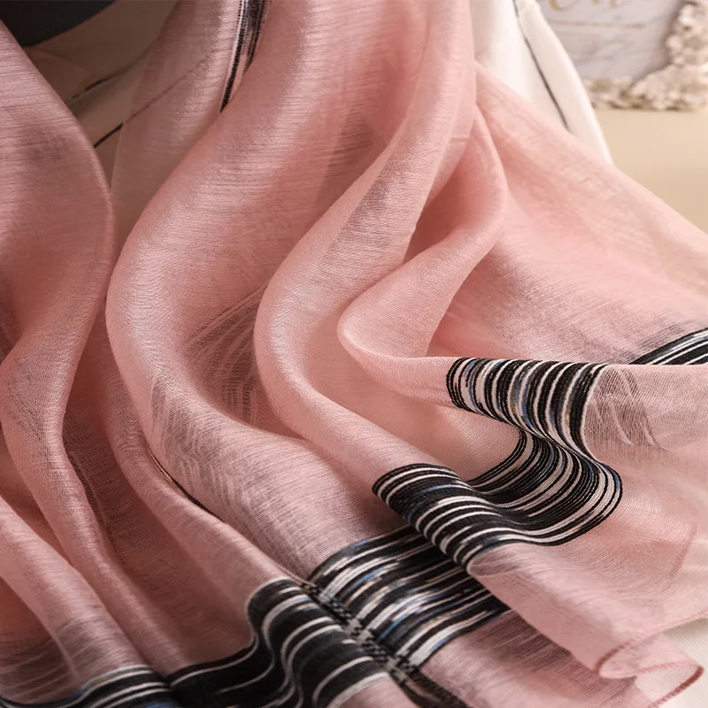 11799776015_2070773686