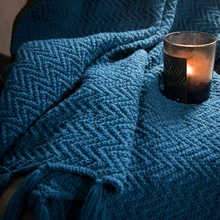 

Fashion Woman Casual Soft Blanket Office Nap Rest Throw Dark Blue Knitted Tassel Decor Bedside Bed Sofa Covers Summer Blankets