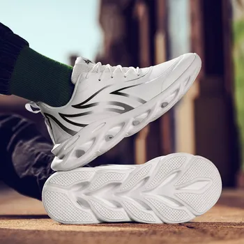

Men's lightweight blade running sports shoes breathable men's casual shoes The new flame sports shoes ultra-light running shoes