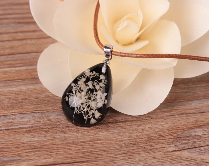 Модное простое прозрачное ожерелье с кулоном в виде сухих цветов в форме капли воды, очаровательное светящееся цветное ювелирное изделие из смолы с кристаллами для женщин