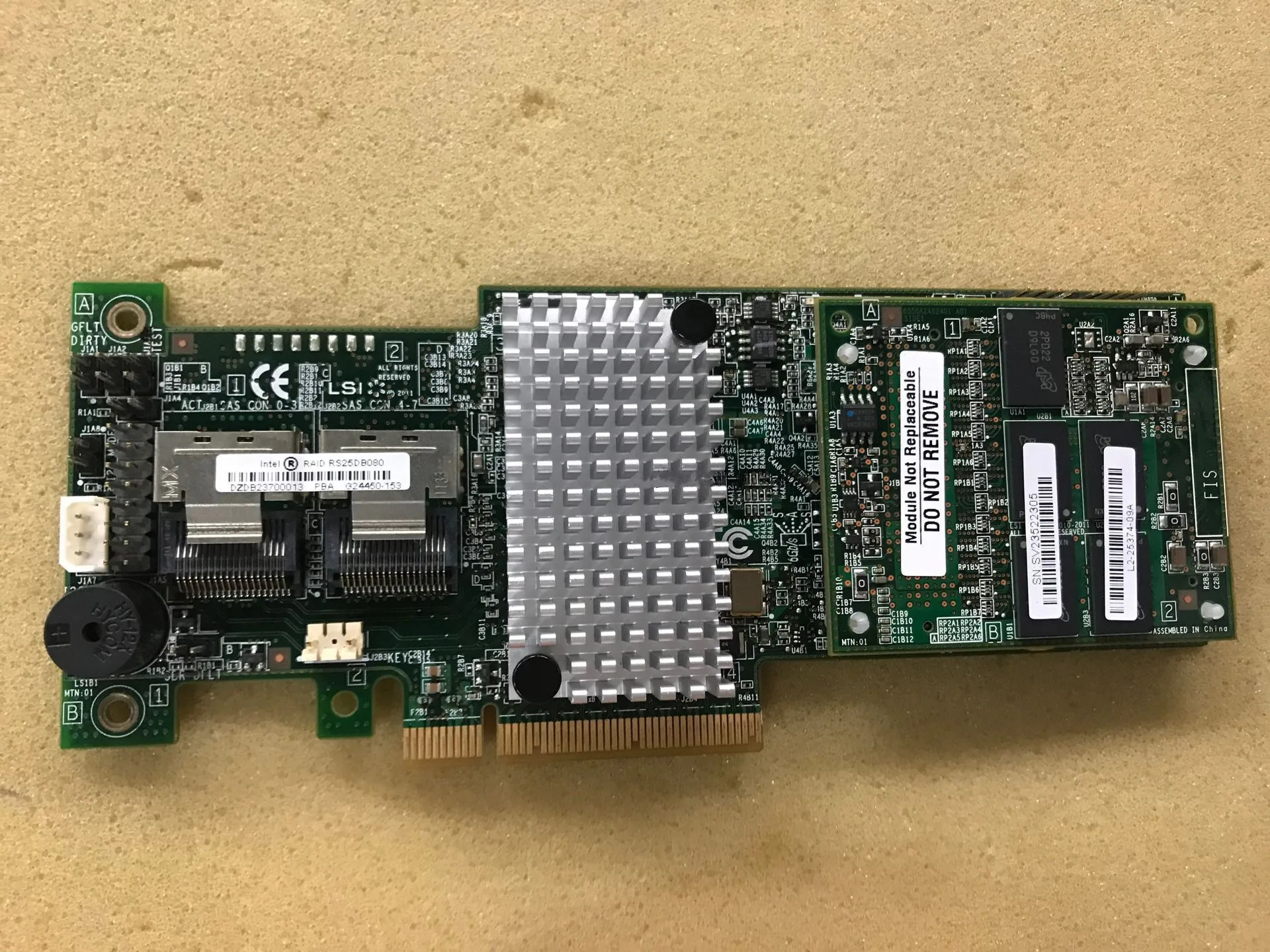 인텔 RAID RS25DB080 SAS 어레이 카드 LSI 2208 6Gb PCIe x8 1G 캐시컴퓨터 케이블 & 커넥터