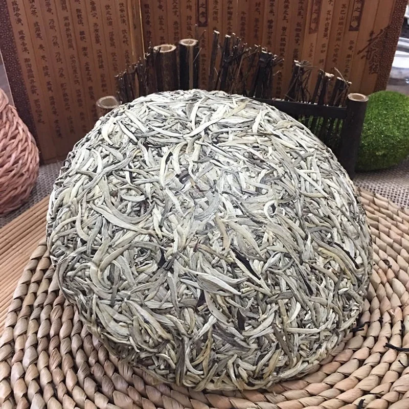 Белый чай, торт, белый чай, Baihao, серебряная игла, восхитительный натуральный чай для сохранения здоровья, торт, Baihao, серебряная игла, 300 г
