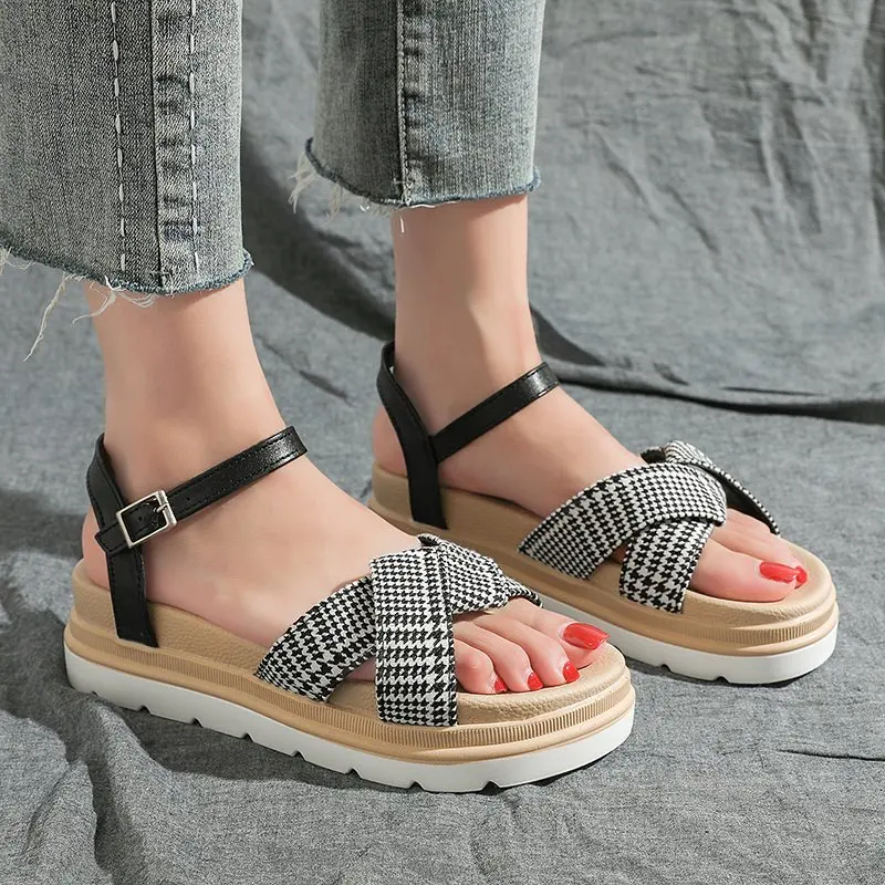 Sandalias de pata de gallo para mujer, zapatillas de plataforma con tiras,  zapatos de playa de talla grande 35-40, AC753 - AliExpress