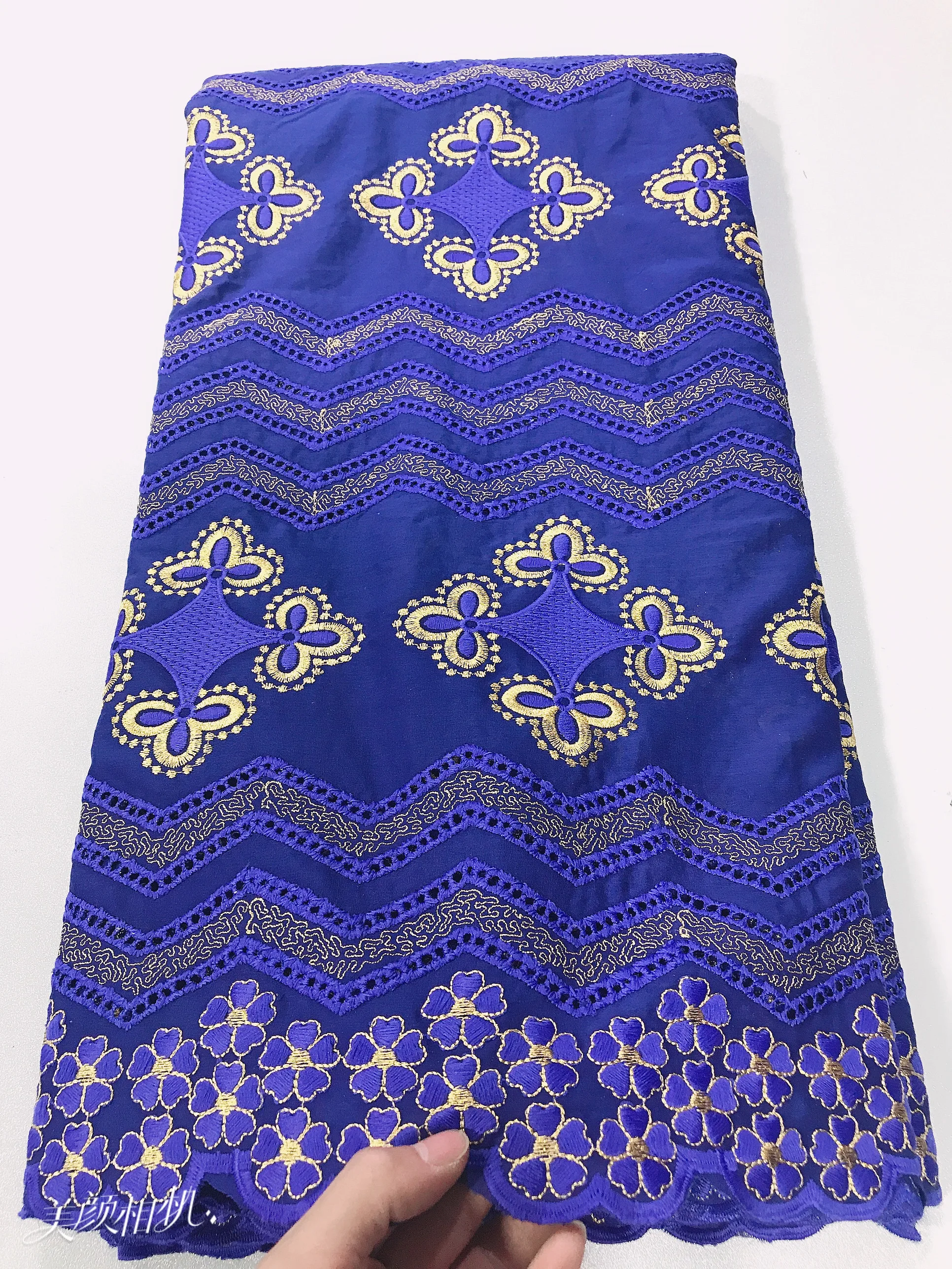 По-прежнему FLY Королевский синий цвет швейцарская вуаль швейцарская кружевная вуаль ткань из Дубая Африканское парчовое ткани с камнями для женщин 5 ярдов/Лот