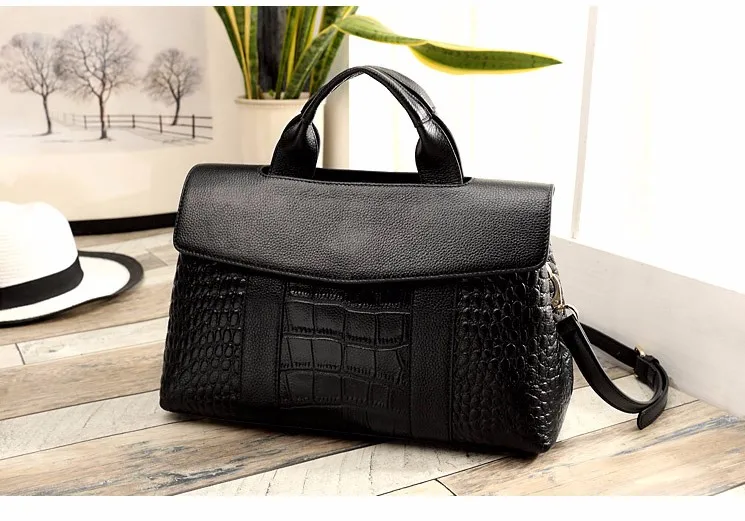

Black color new design Shoulder Messenger Bag Square Bag luxury and good quality women bag for prom/wedding/parties