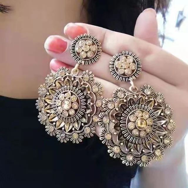 Gorgeous Silver Color Women Earrings Exquisite Carving Flower Inlaid Zircon Drop Earrings for Women Bridal Party Jewelry White