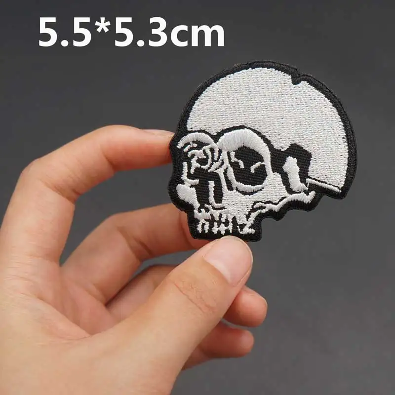 Patch Ricamato Termoadesivo Per Moto Biker – Teschio Per Club, 11x6 Cm, Poliestere, Ideale Per Giubbotti E Borse