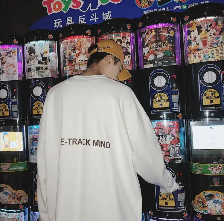 

Autumn Harajuku Korean Fashions Men Streetwear Oversized Vintage O-Neck Sweatshirts